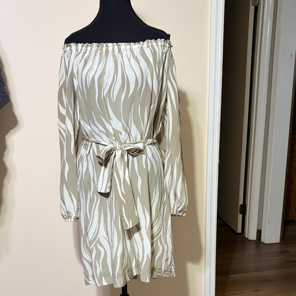 MICHAEL Michael Kors Beige and White Long Sleeve Dress